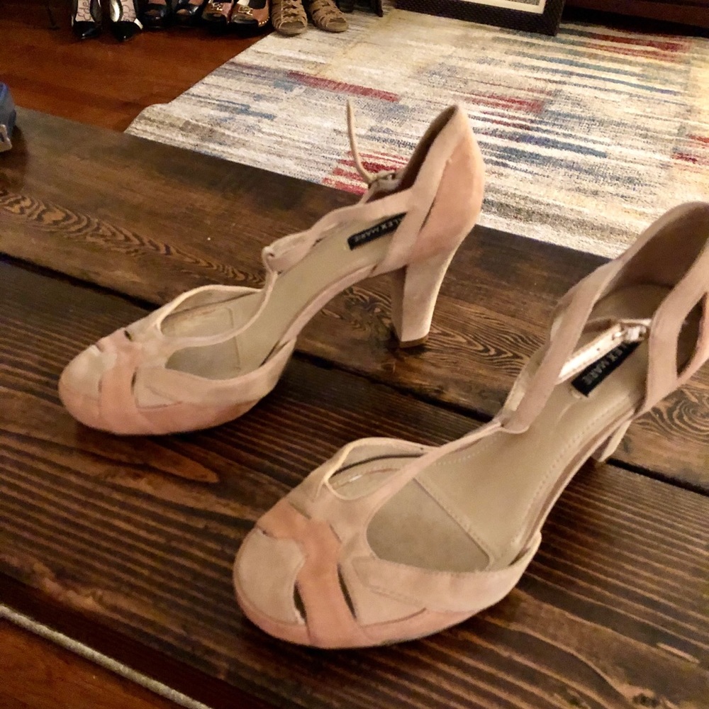 Shoes - Picture 2 of 4